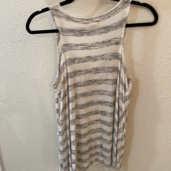 Flowy Stiped Tank - Picture 5 of 7